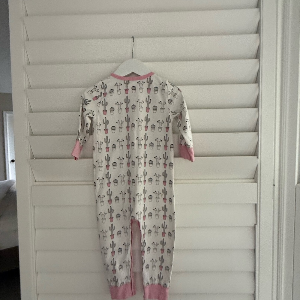 Onesie - Picture 7 of 9